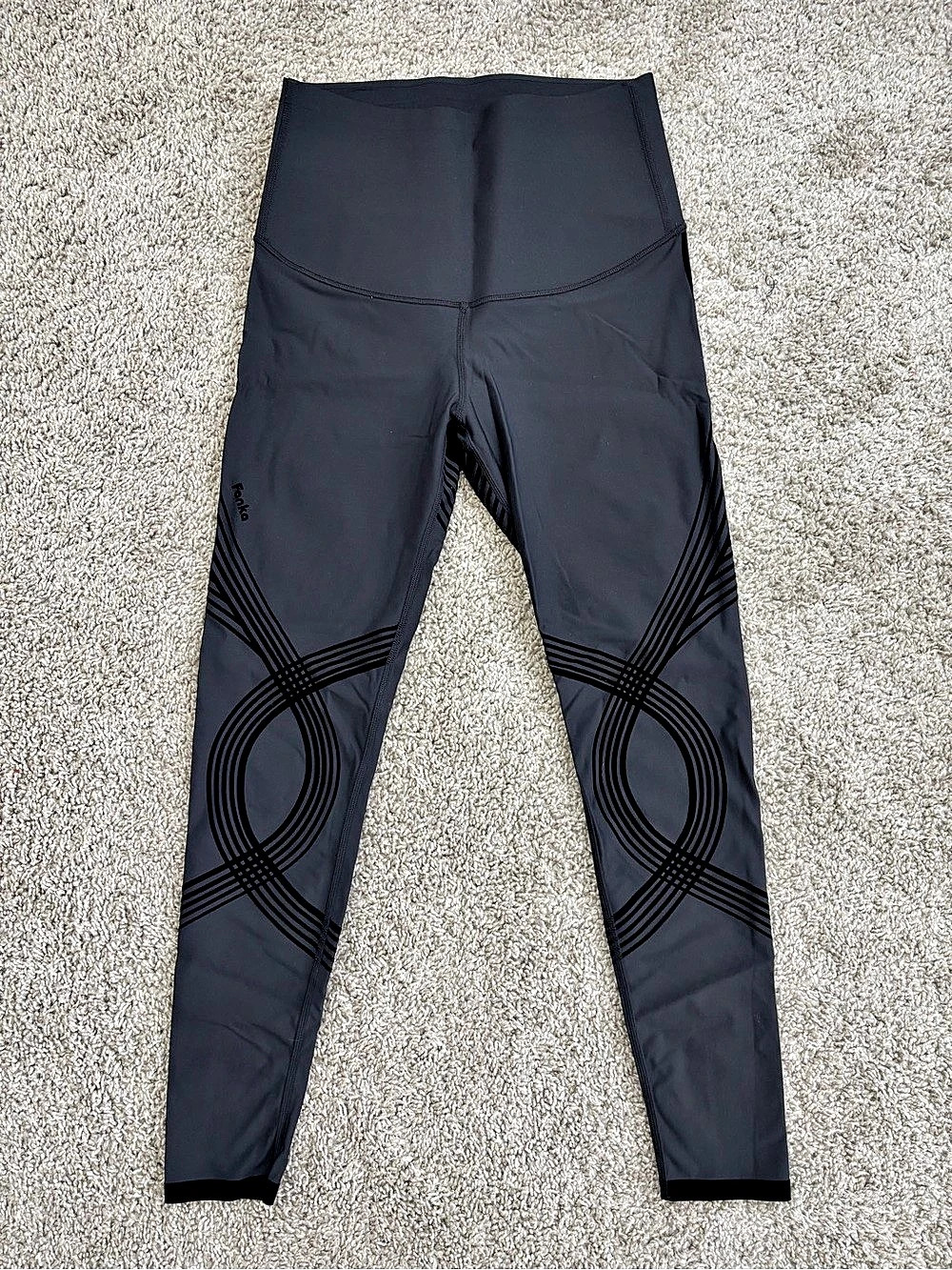 Fanka Body Sculpt Leggins Geometric Athletic in Black Large Like New